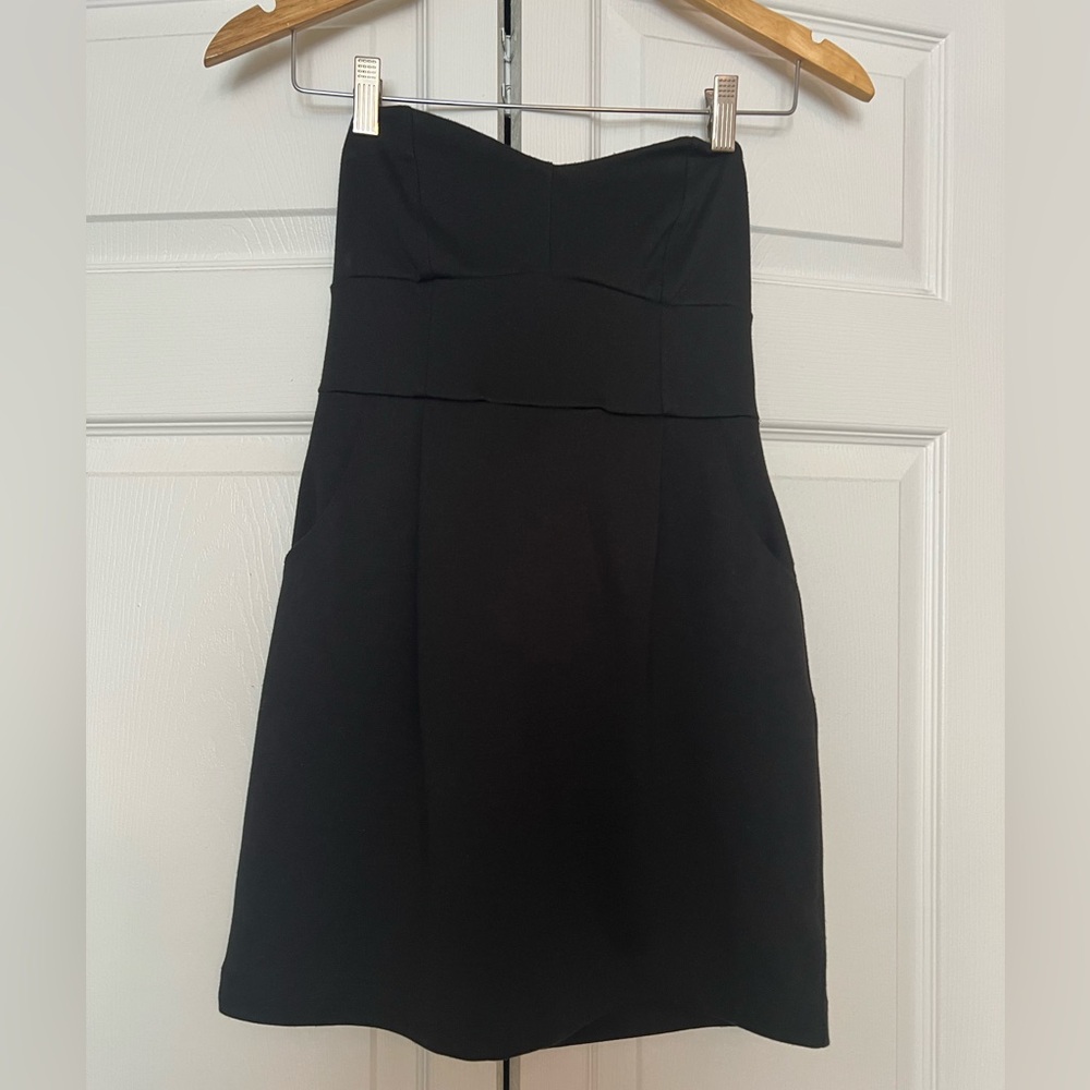 LBD. Strapless. Pockets